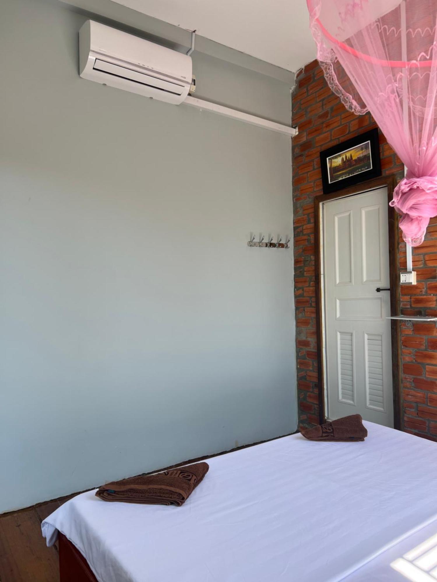 Ing Ing Guesthouse Koh Rong Sanloem Exteriör bild