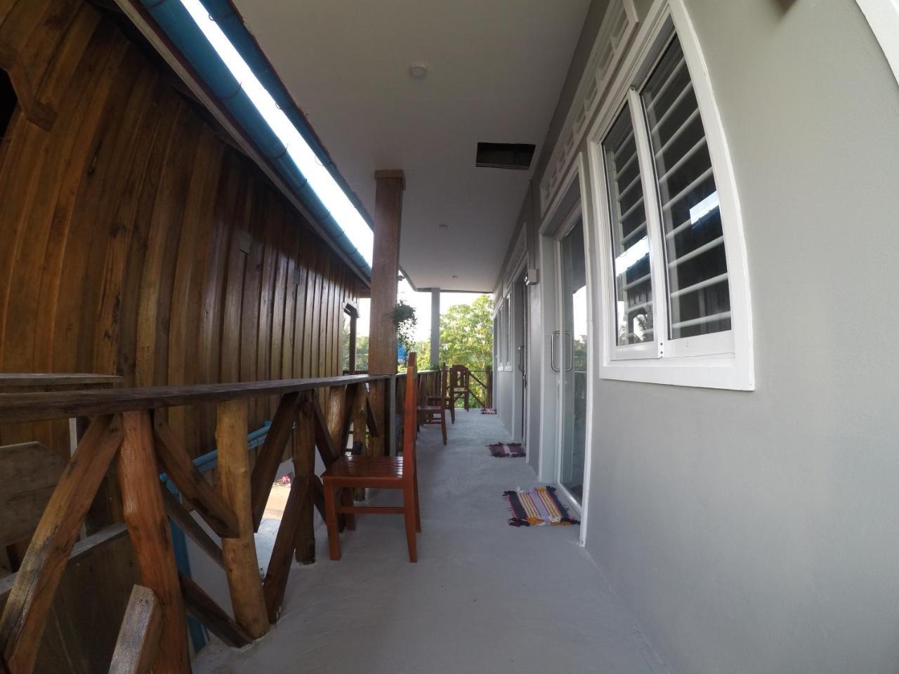Ing Ing Guesthouse Koh Rong Sanloem Exteriör bild