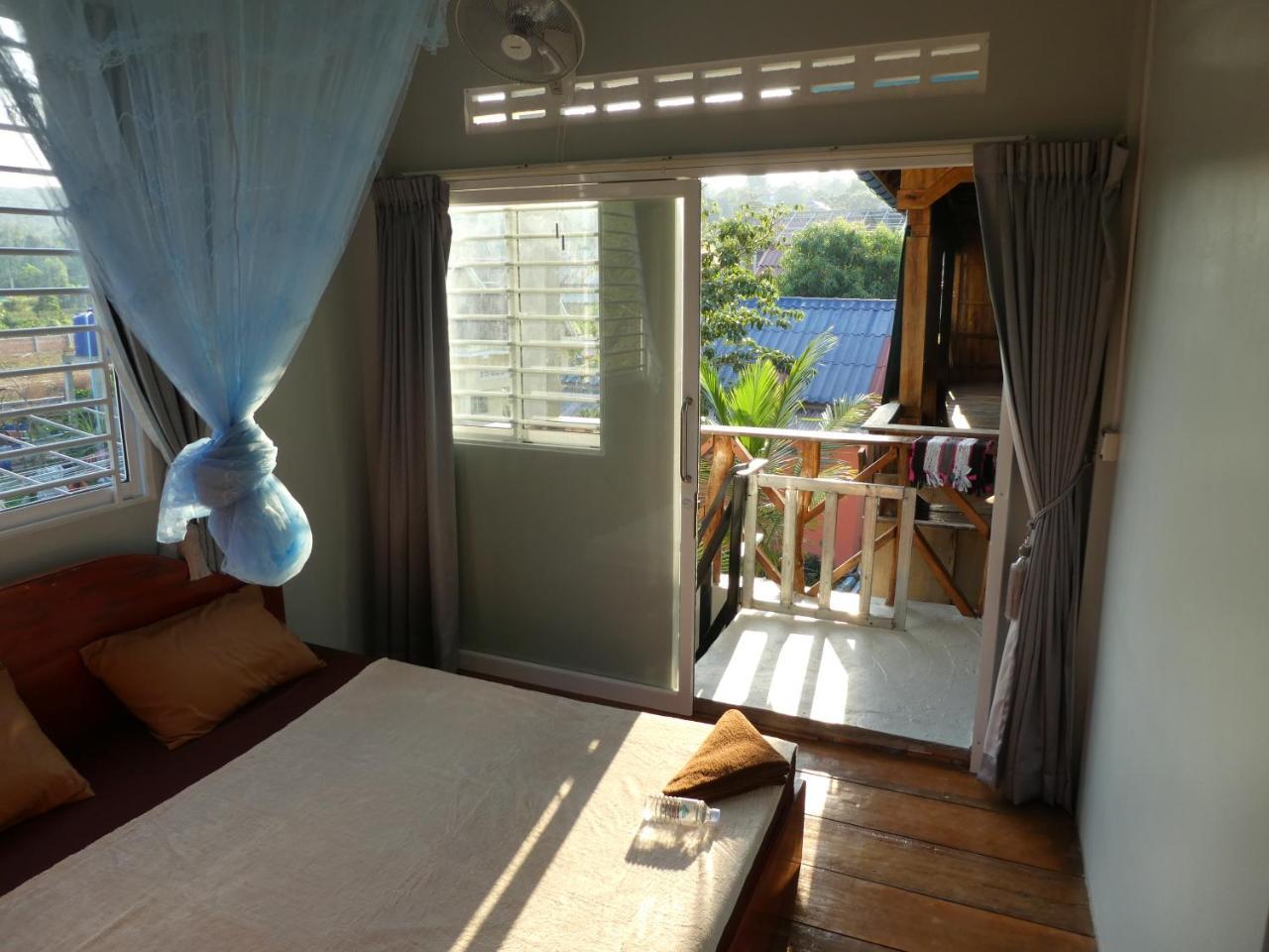Ing Ing Guesthouse Koh Rong Sanloem Exteriör bild